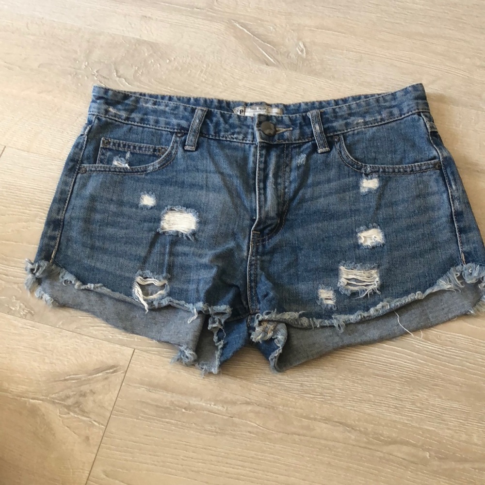 Free people distressed shorts size 27